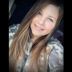 Meet your Posher, Alicia